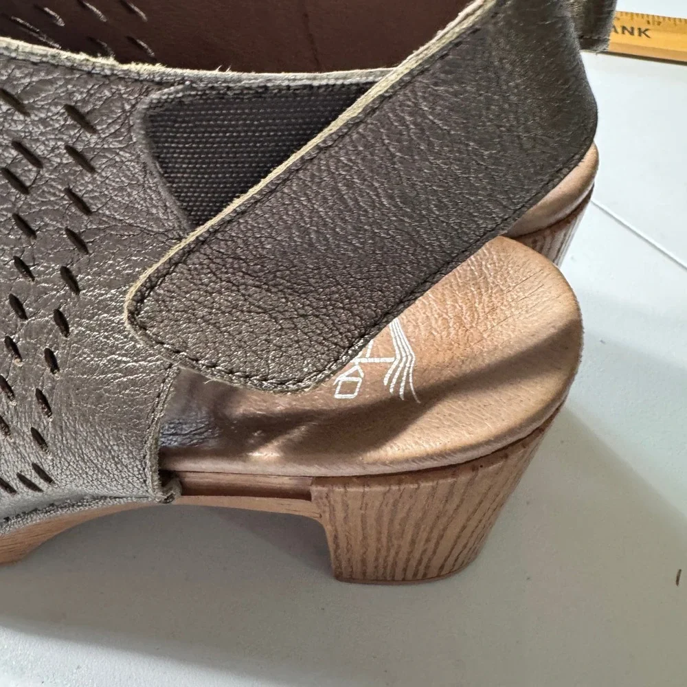 Dansko Platform Sandals Womens 41 Bronze Excellent Laser Cut Slingback Heels